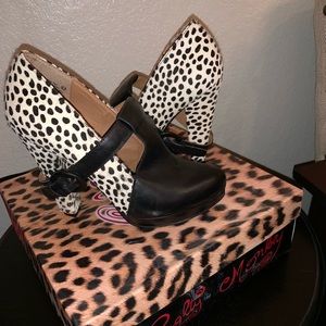 Naughty Monkey size 6.5 Dalmatian print heels